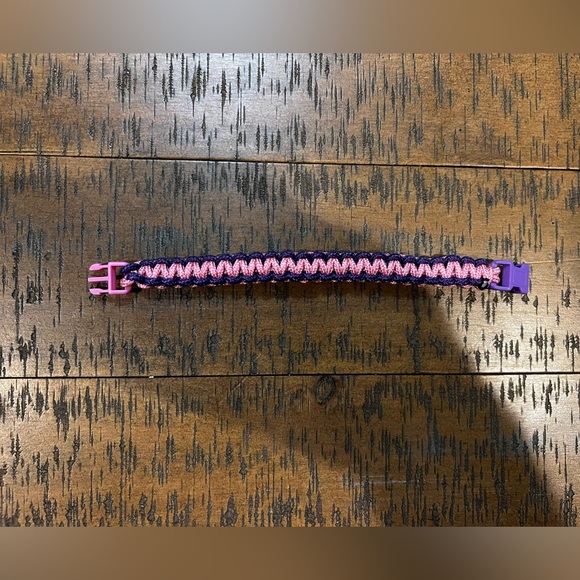 Set of Three handmade paracord bracelets - Picture 4 of 8